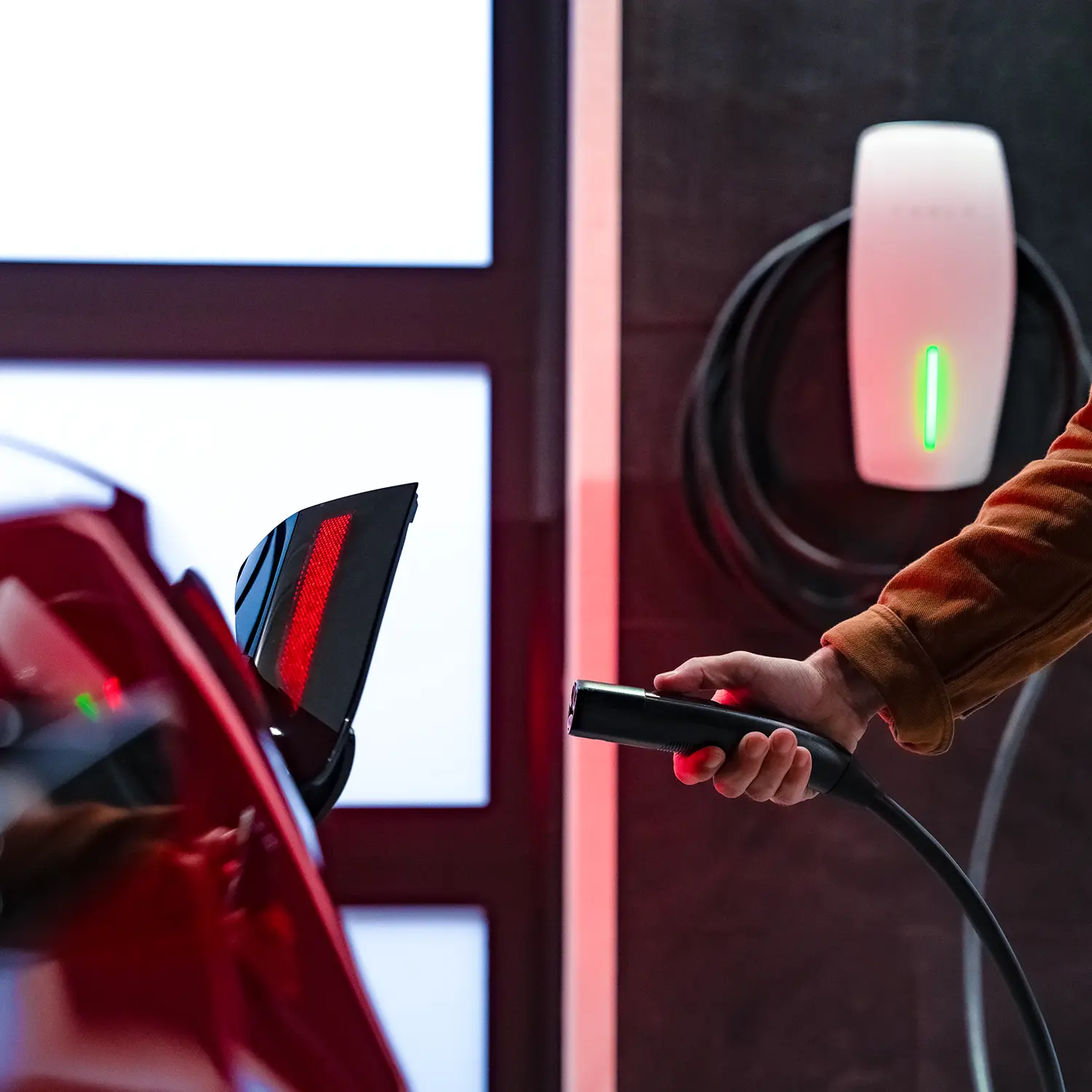 Solar panels, home energy storage and EV charging solutions